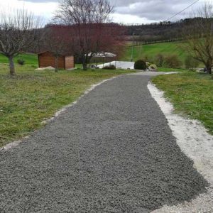 CHEMIN EN GRAVE CIMENT
